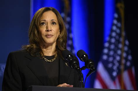 Reflecting on Kamala Harris' Campaign Style [PHOTOS]