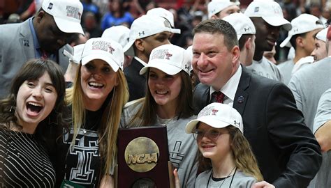 chris beard wife twin brother 2