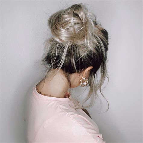 𝗘𝗹𝗶𝘀𝗲𝗮 on Instagram MESSY BUN Mi peinado de todos los dias