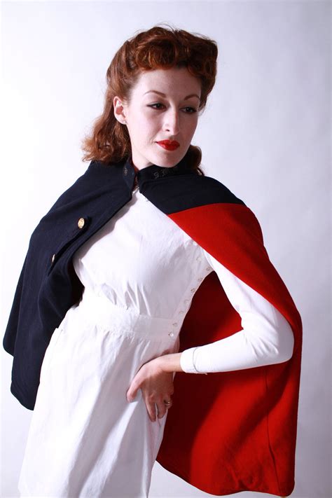 Vintage 1940s Wwii Era Wool Nurses Cape With Red Lining Etsy Nurse