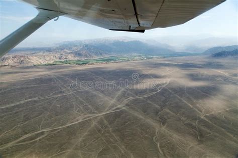 Líneas Y Geoglifos Misteriosos Nazca O Nasca Foto de archivo Imagen