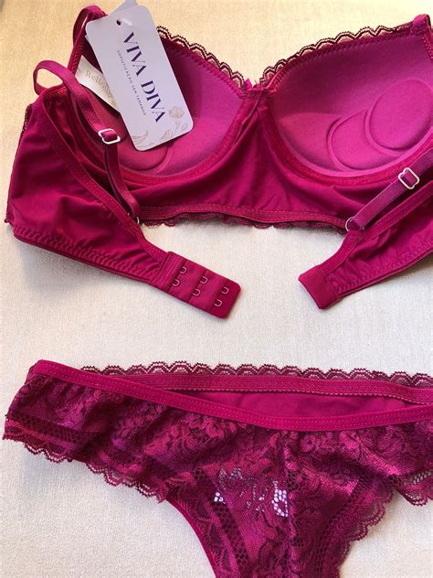 Lingerie conjunto de sutiã e calcinha renda vinho bojo e aro Viva Diva Lingeries