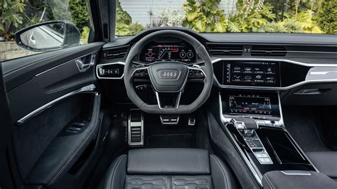 Audi RS6 Interior Layout & Technology | Top Gear