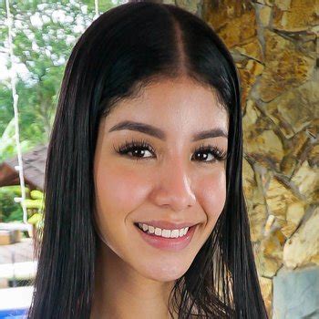 Alanna White Babe Page Watch This Pornstar On FreeOnes