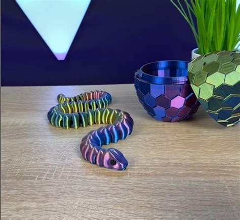 Игрушка 3Д змея в яйце. Яйцо дракона с подвижной змейкой внутри: в ...