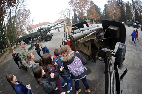 Fotogalerija Obilježen Dan topništva u Bjelovaru MORH