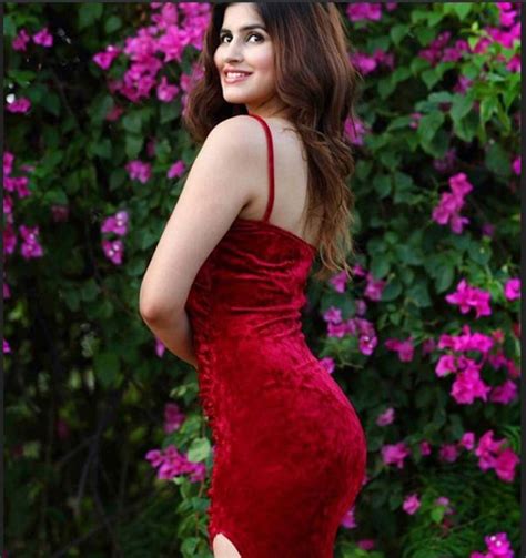 Hot Sakshi Malik In Red Dress Scrolller