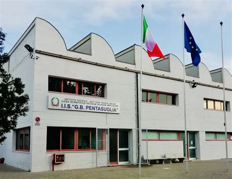 Mons Caiazzo Incontra Studenti Docenti E Personale Scolastico Dell