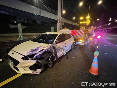 疑輔助駕駛釀禍！國1北上三重段自小客追尾緩撞車 工人骨折腦震盪 Ettoday社會新聞 Ettoday新聞雲