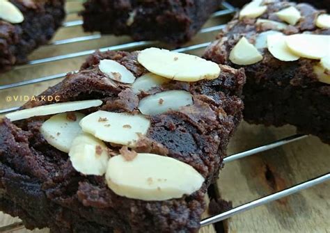 Resep Shiny Crust Fudge Brownies Oleh Frida Frida Cookpad