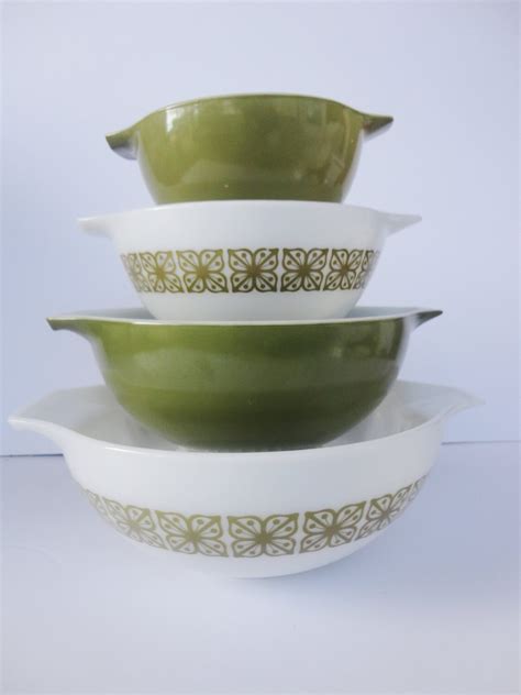 Vintage Green Pyrex Cinderella Nesting Bowls Set Of