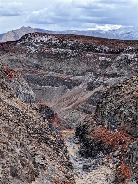 Rainbow Canyon, Death Valley, March 2021 : r/desertporn