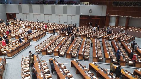 Rapat Paripurna DPR RI Lebih 50 Persen Anggota DPR Absen Berita