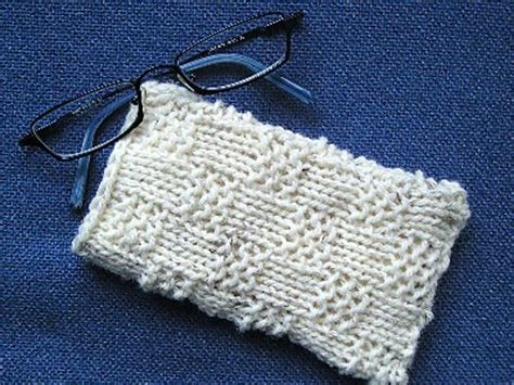 Ravelry Knit N Purse Eye Glass Case Pattern By Anke Van Doorne Knitting Eyeglass Cases