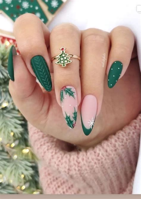 Pin By Stephanie Fowler On Nail Ideas Xmas Nails Holiday Nails Gel Nails