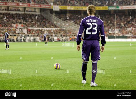 Beckham about to perform a free kick Stock Photo - Alamy