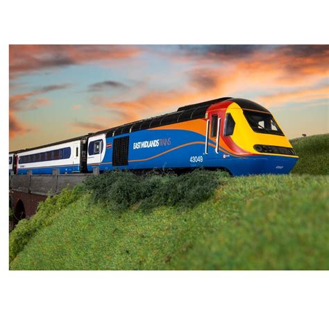 Hornby R30219 East Midlands Trains Class 43 HST Train Pack Era 11