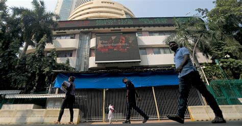 Indian stocks rise on IT, financial boost | Reuters