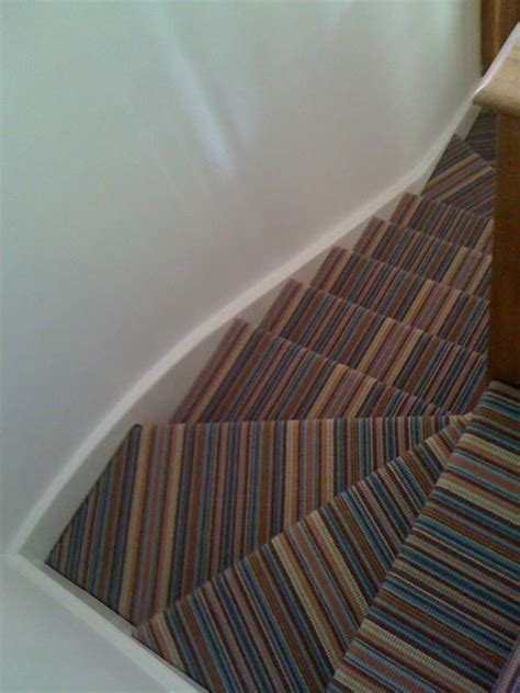 Striped Carpet On Stairs Winder Not Right Diynot Diy And Home