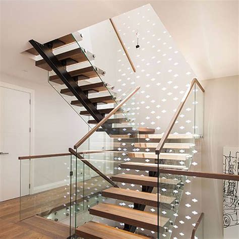 Single Stringer Staircase With Solid Wood Tread And Laminated Glass Railing Yurihomes