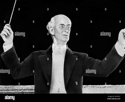 Conductor Wilhelm Furtwangler, Vienna Philharmonic Orchestra, "Don ...