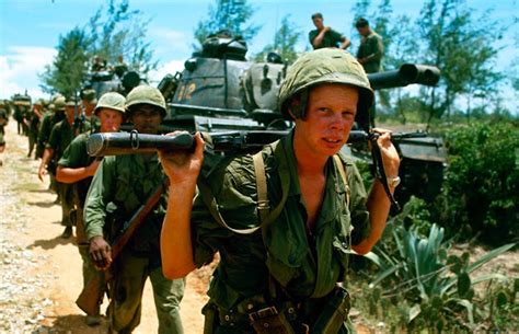 Us Marines In Vietnam 1965 30 Amazing Color Photographs That