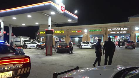 Dallas Police Officer Shoots Man Who Pulled Gun During Arrest Pd Nbc