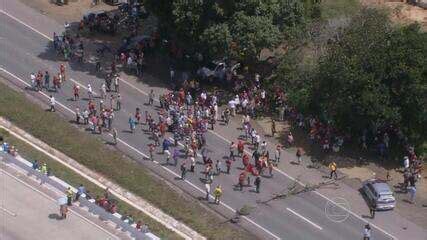 Protesto Entre Pernambuco E Para Ba Provoca Engarrafamento Na Br