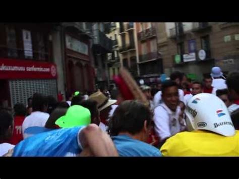 Multitudinario Encierro De La Villavesa 2015 Running Of The Bulls