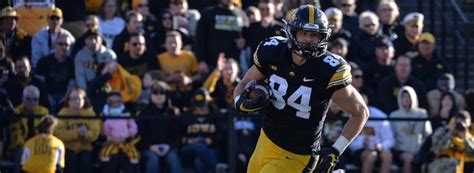 Iowa vs. Iowa State odds, line, spread: Proven model reveals college ...