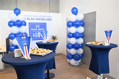 FC Blau Weiß Linz eröffnet Fanservice Center FC Blau Weiß Linz