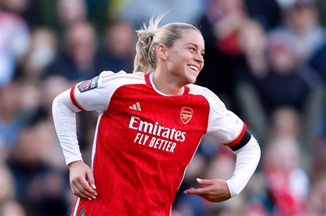 Alessia Russo And Beth Mead Can Form Star Arsenal Strikeforce After