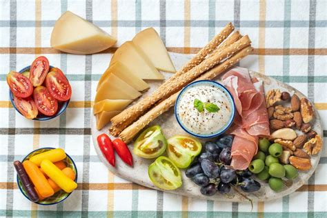 How To Turn A Charcuterie Board Into A Healthy Dinner