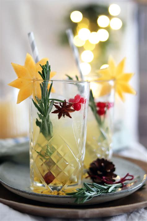 Festlicher Weihnachtscocktail Mit Apfel Und Birne Rezept F R Zimtsirup