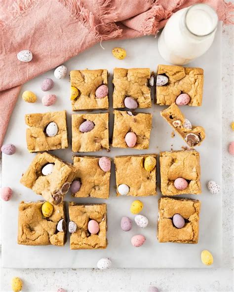 Mini Egg Cookie Bars Movers And Bakers