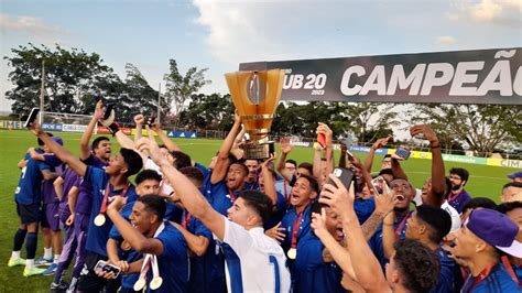 Em Alta Cruzeiro Conquista Estadual Dias Antes Da Final Da Copa Do