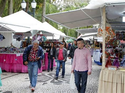 barracas de comidas típicas e artesanato Feira de Inverno da Praça