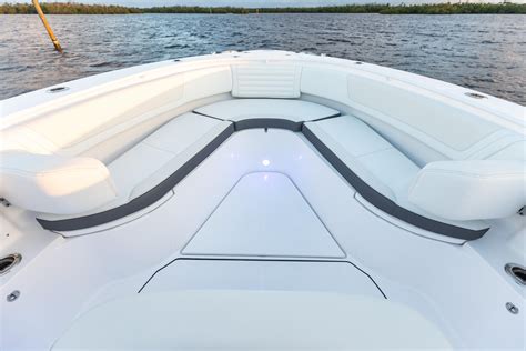 2024 Edgewater 370cc Centre Console For Sale Yachtworld