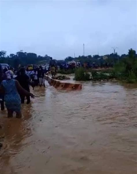 Côte dIvoire AIP Montée des eaux au carrefour kilomètres 17 d