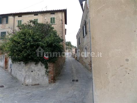 Vendita Terratetto Unifamiliare In Via Cantarelli Peccioli Buono