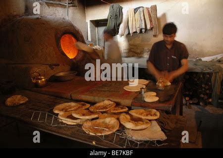 Bread bakers in Kabul, Afghanistan Stock Photo - Alamy