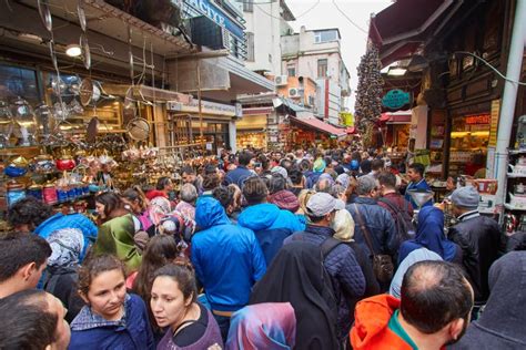 Istanbul Istanbul April Everyday Life On The Market Street