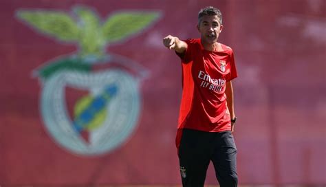 Última hora Bruno Lage conta mais uma baixa nos treinos do Benfica