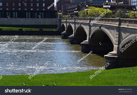 Des Moines River Bridge Downtown Area Stock Photo 638199487 | Shutterstock