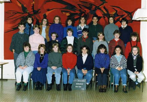 Photo de classe 1ére Bac Pro Secrétariat 1988 1989 de 1988 Lycée Professionnel Delphine Gay
