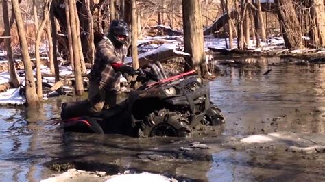 Kawasaki Brute Force 750 And Yamaha Grizzly 700 Mudding Youtube