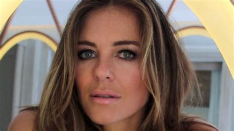 Elizabeth Hurley Demuestra El Bikini Ideal Para Mujeres Mayores De