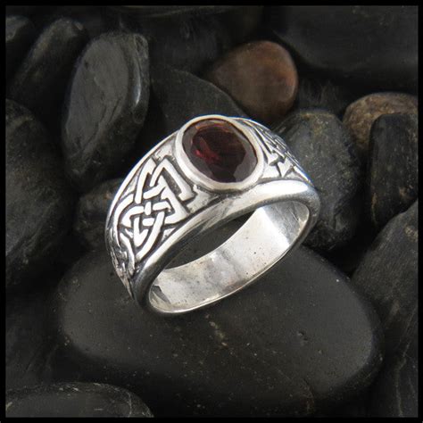 Galoglach Silver Celtic Ring with Garnet, Amethyst or Marble in Silver ...