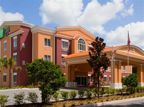 Holiday Inn Express & Suites Brooksville-I-75 - Brooksville, United States