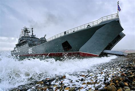 Hd Wallpaper Landing Ship The Project 775 Admiral Nevelskoy